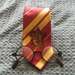 Harry Potter Gryffindor Tie and Harry Potter Costume
